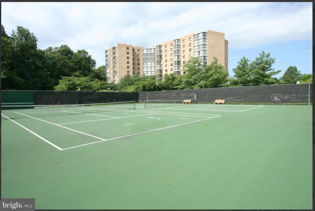 3310 N Leisure World Blvd #325
