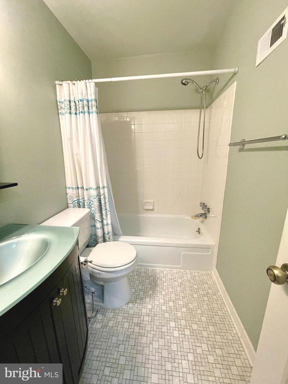 4840 CHEVY CHASE DR #151
