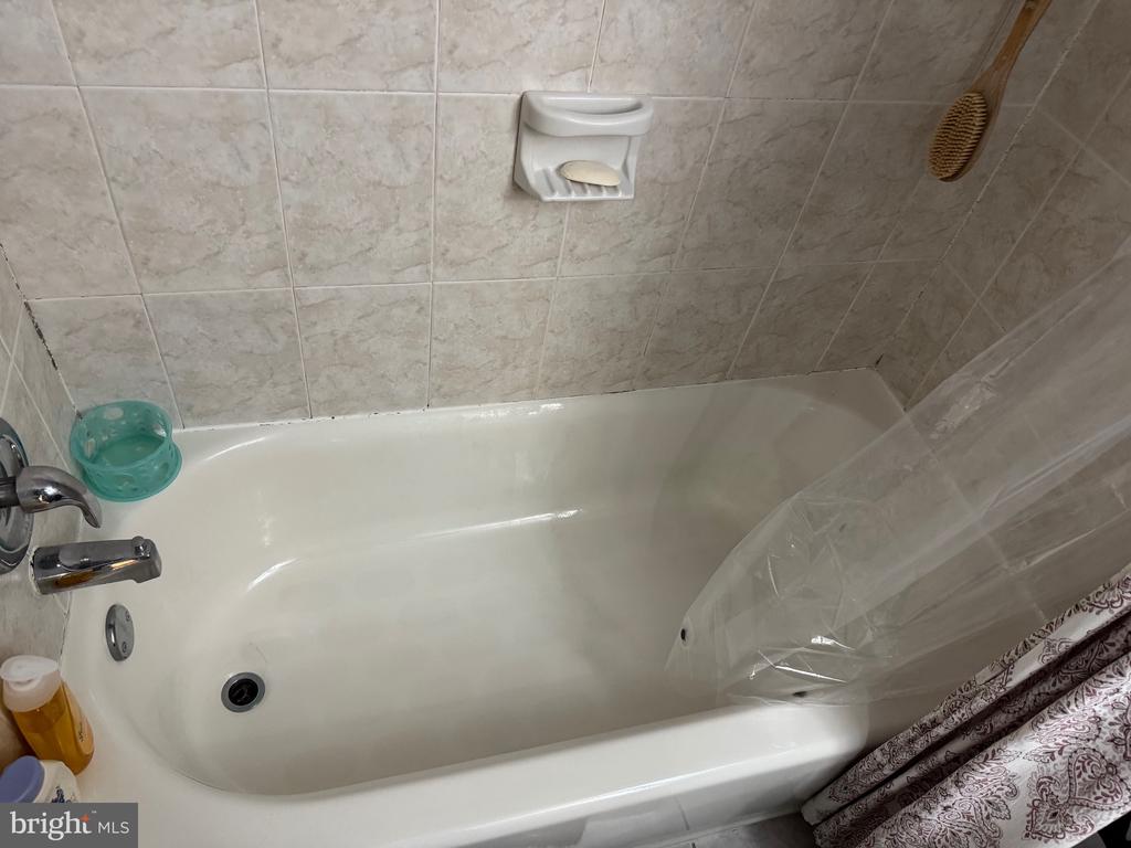 9039 Sligo Creek Pkwy #706