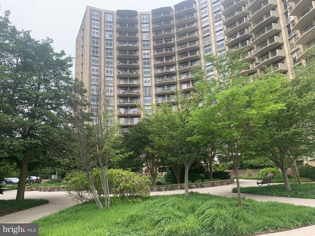 9039 Sligo Creek Pkwy #706