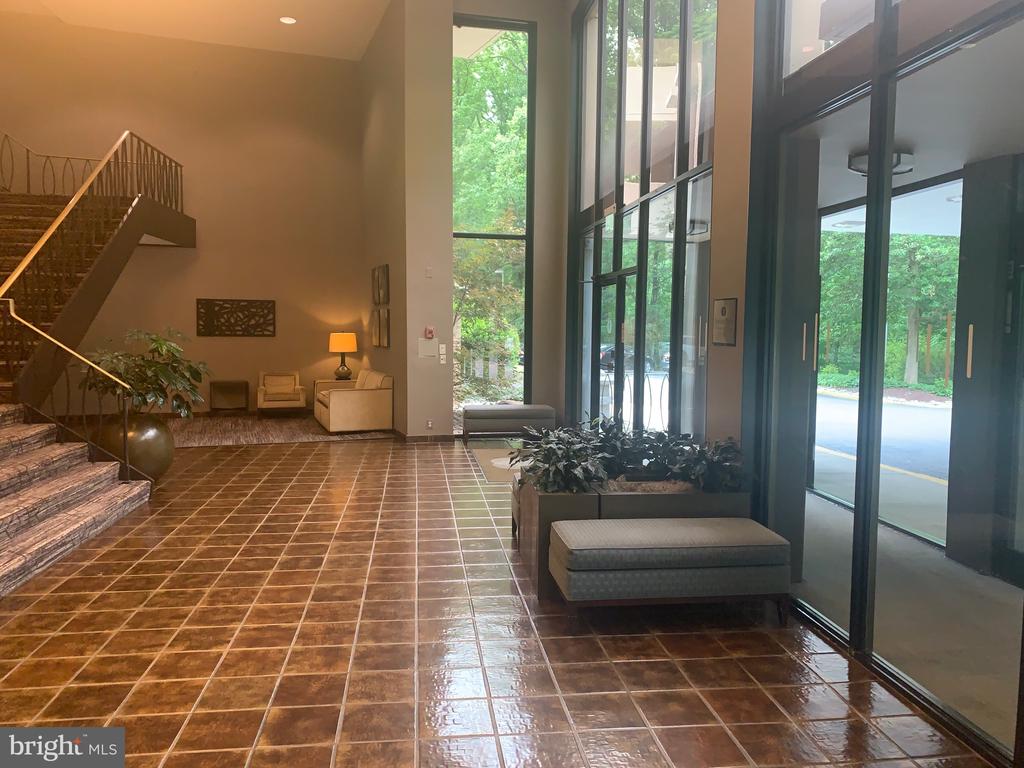 9039 Sligo Creek Pkwy #706