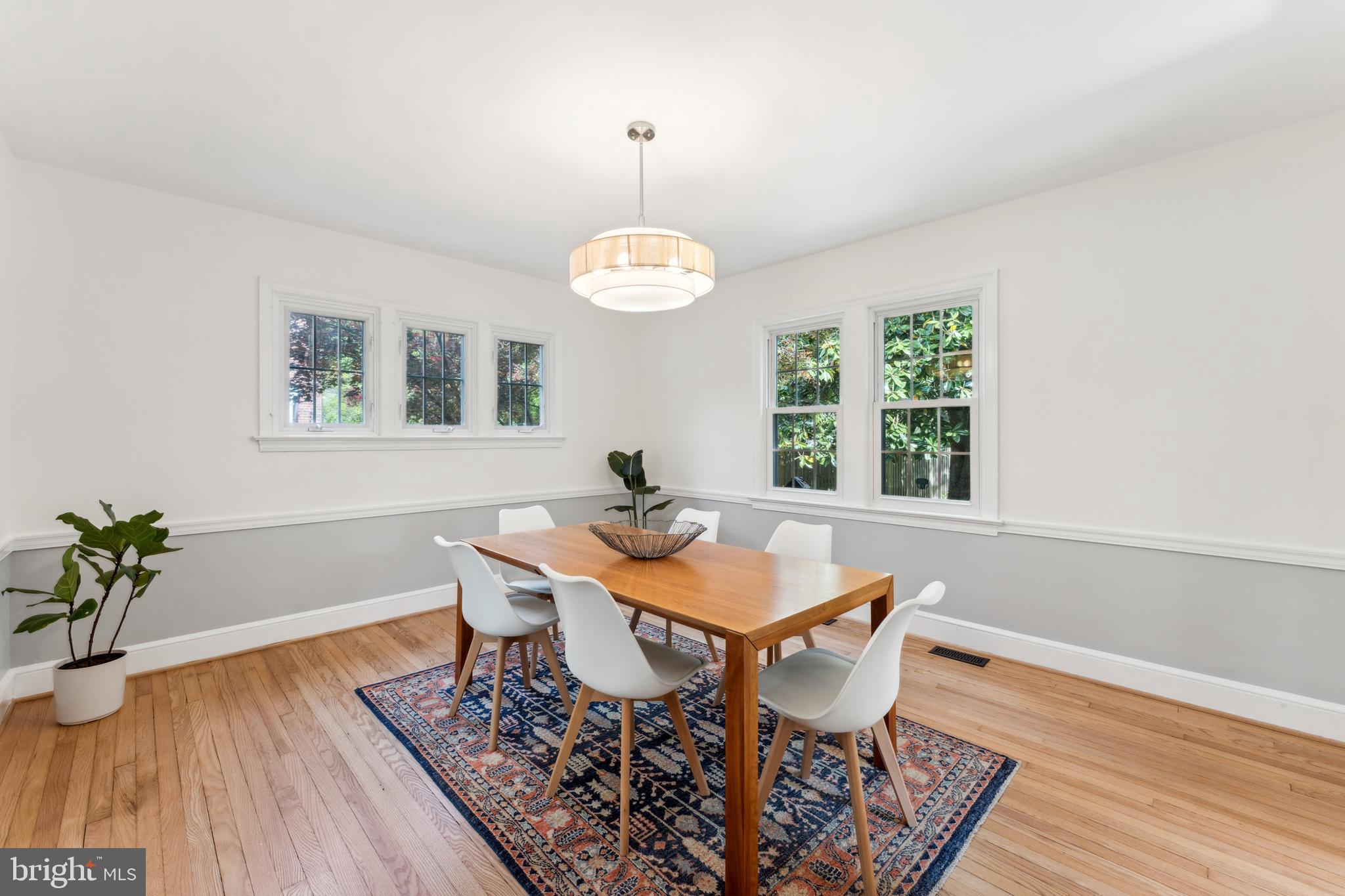 1111 WOODSIDE PARKWAY
