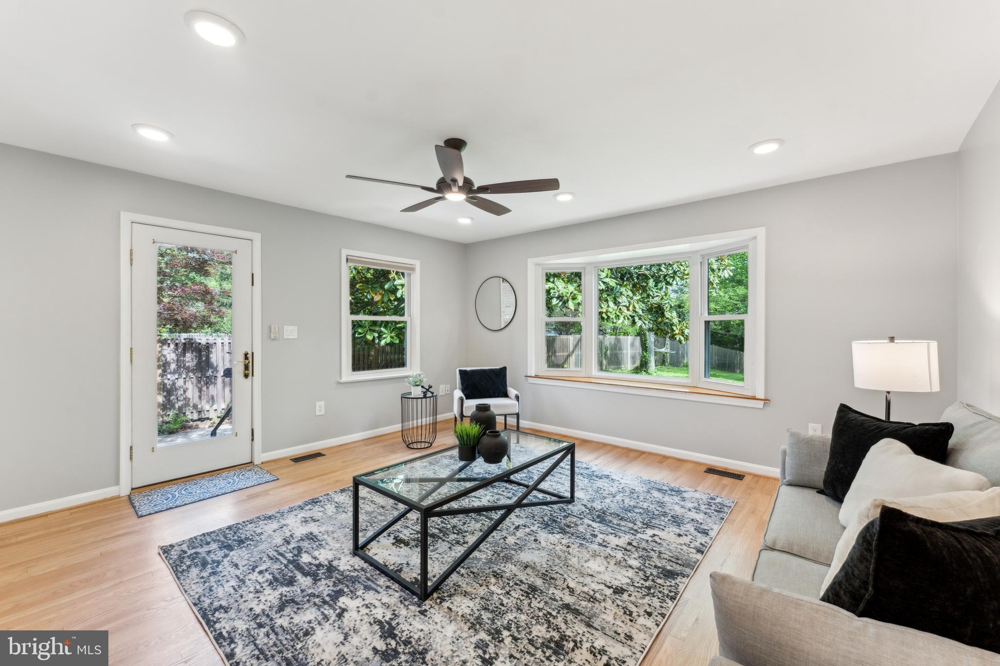 1111 WOODSIDE PARKWAY