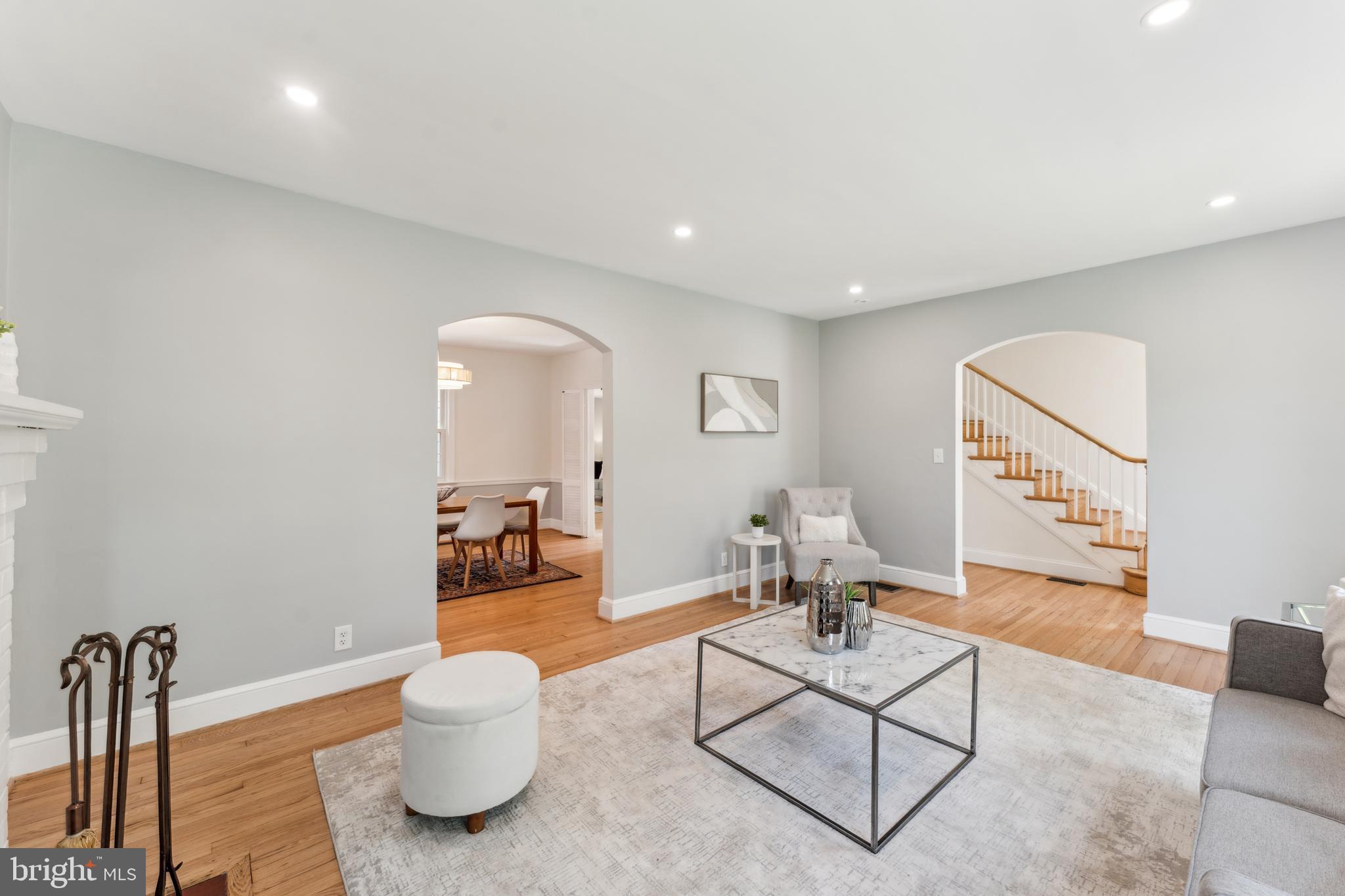 1111 WOODSIDE PARKWAY