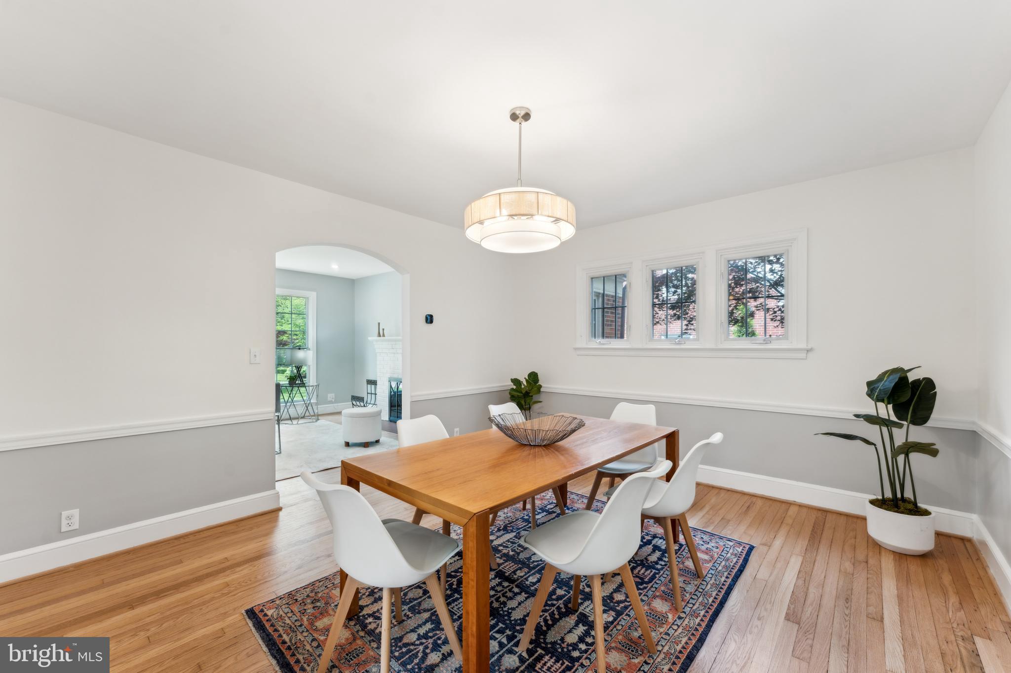 1111 WOODSIDE PARKWAY