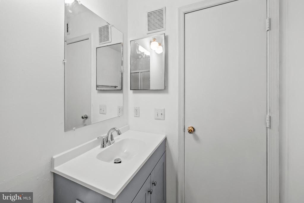 6 Normandy Square Ct #2cf