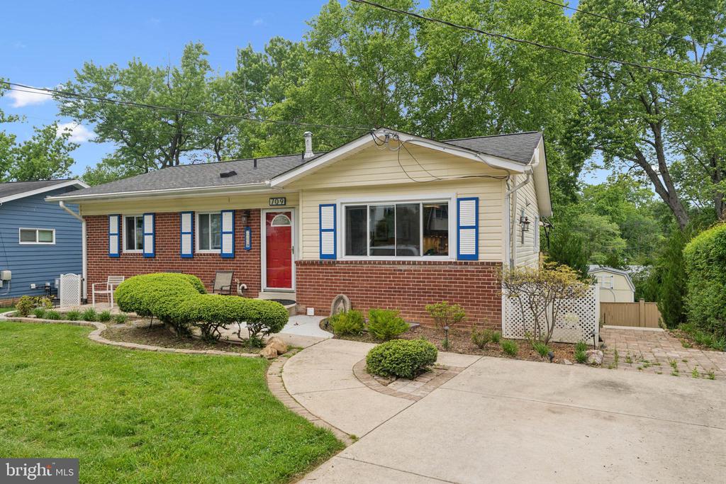 709 Harrington Rd