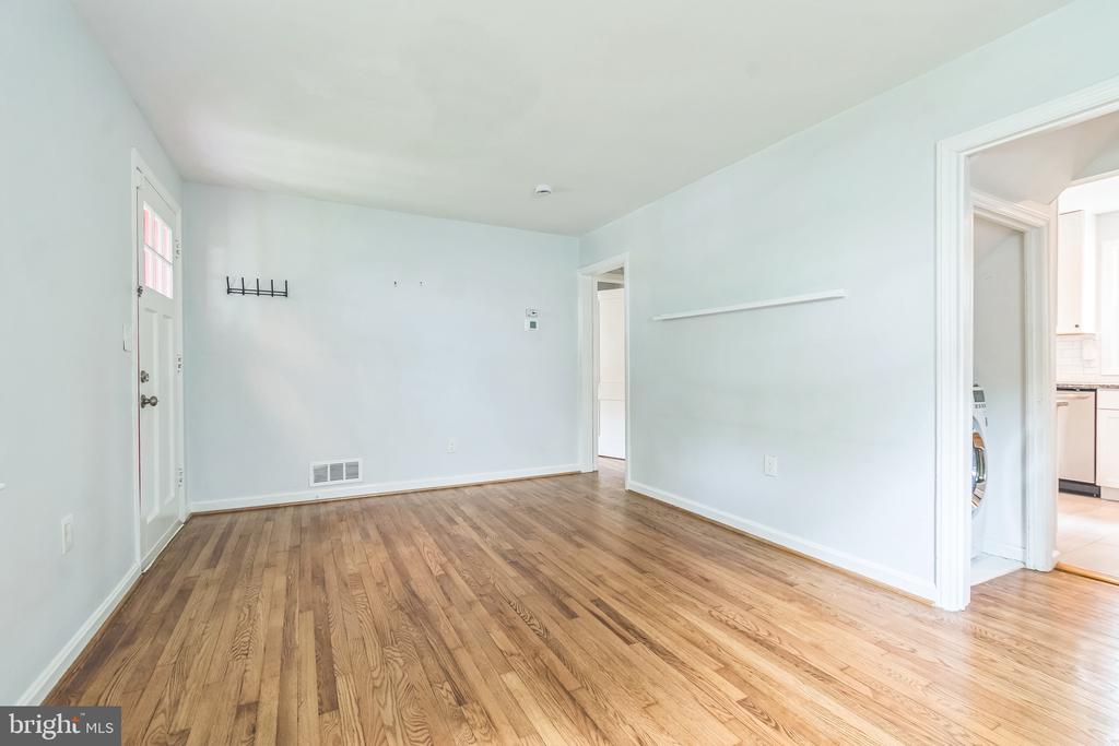 10904 DEVIN PL