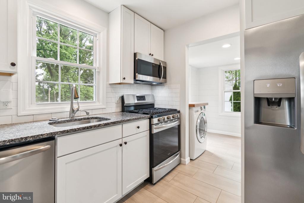 10904 DEVIN PL