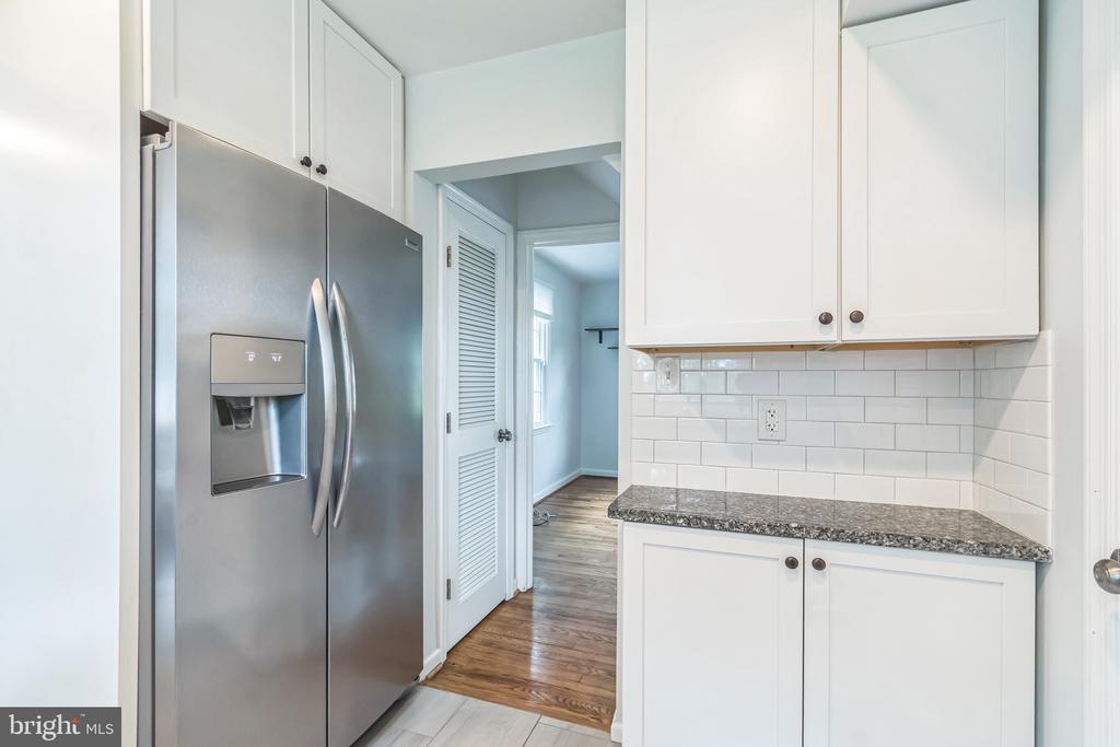 10904 DEVIN PL