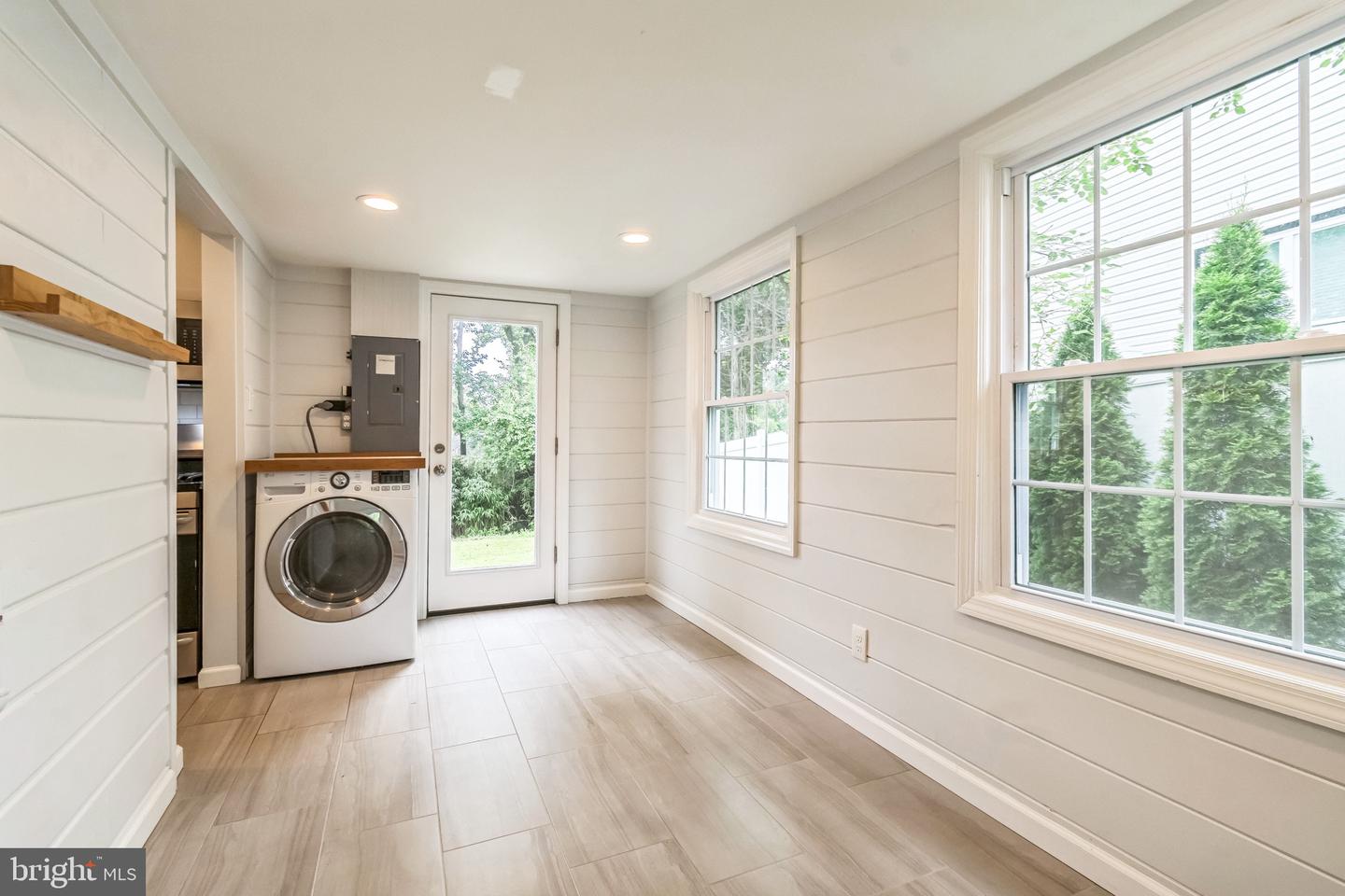 10904 DEVIN PL