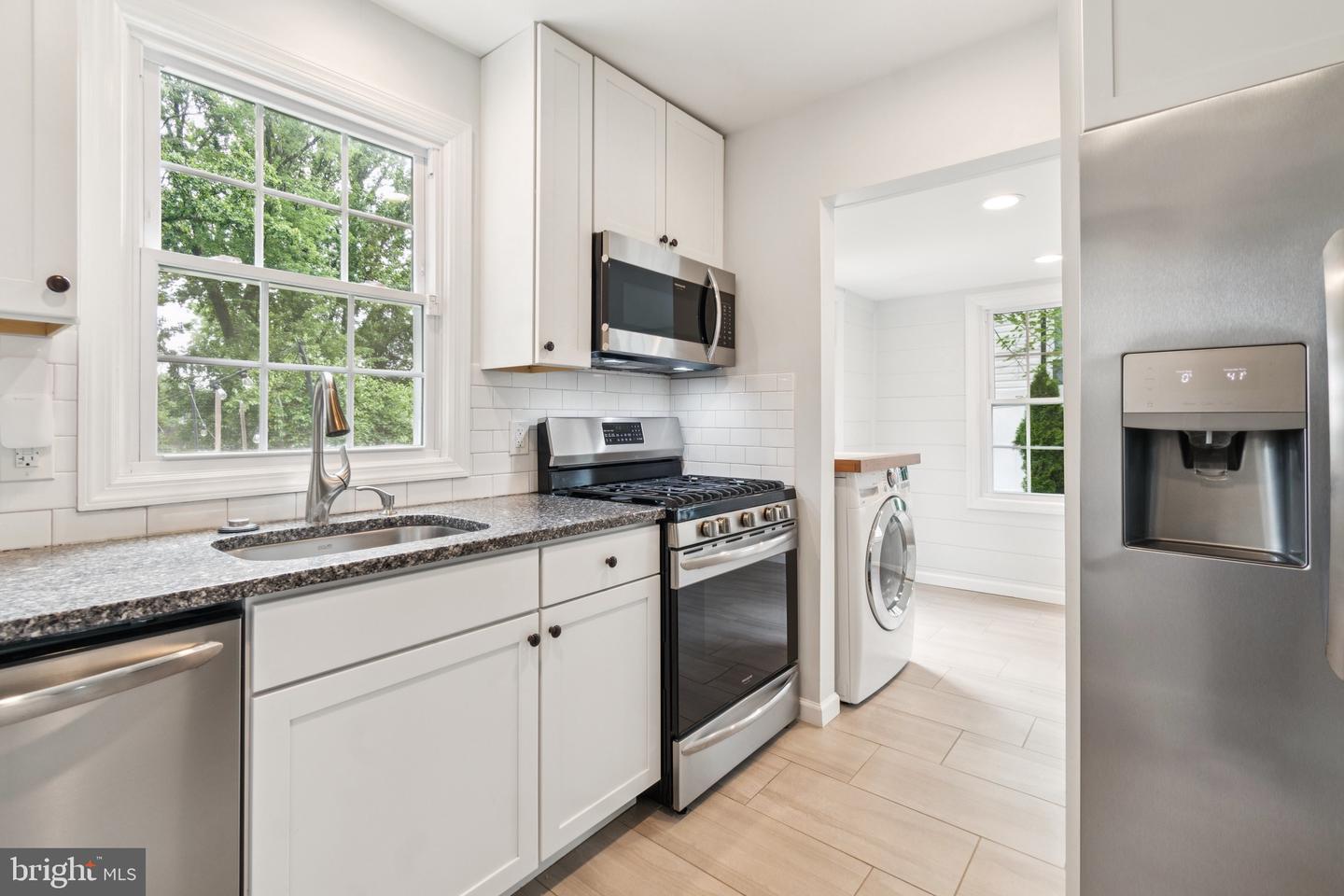 10904 DEVIN PL