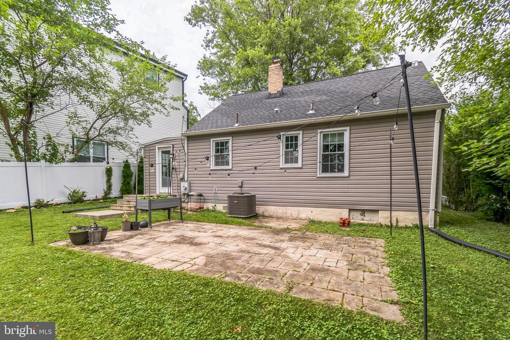 10904 DEVIN PL