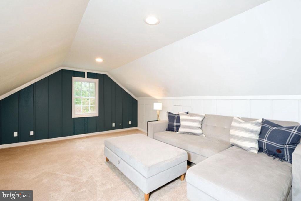 10904 DEVIN PL