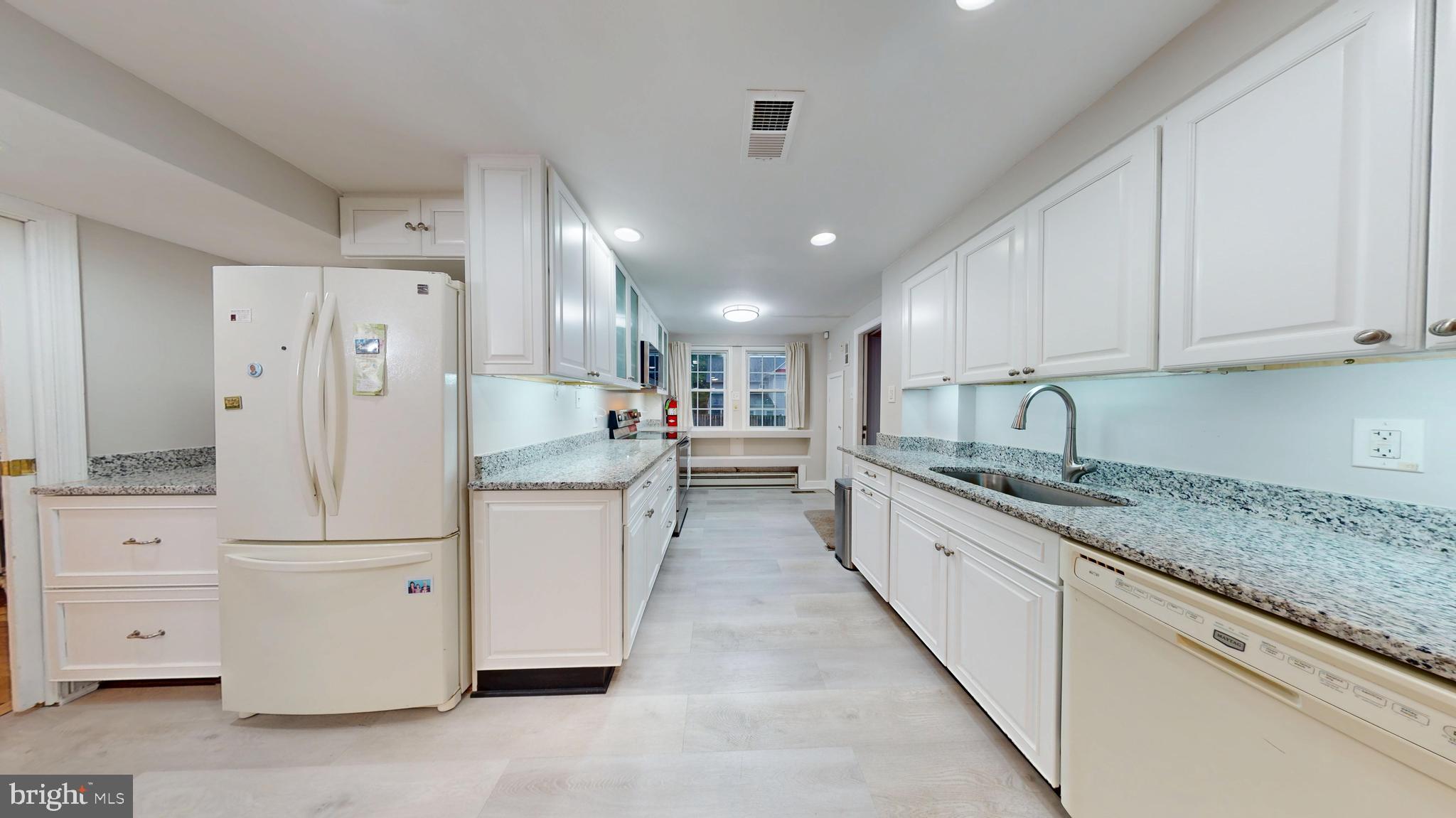 2116 LINDEN LN