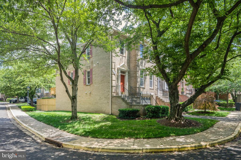 6043 LOGANWOOD DRIVE
