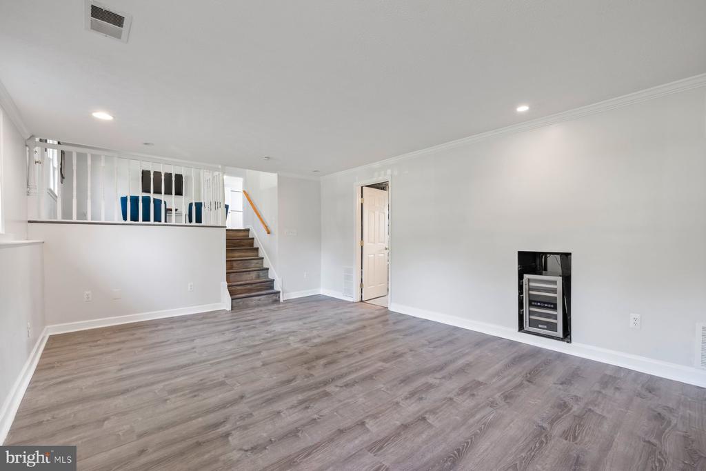 17528 Collier Cir