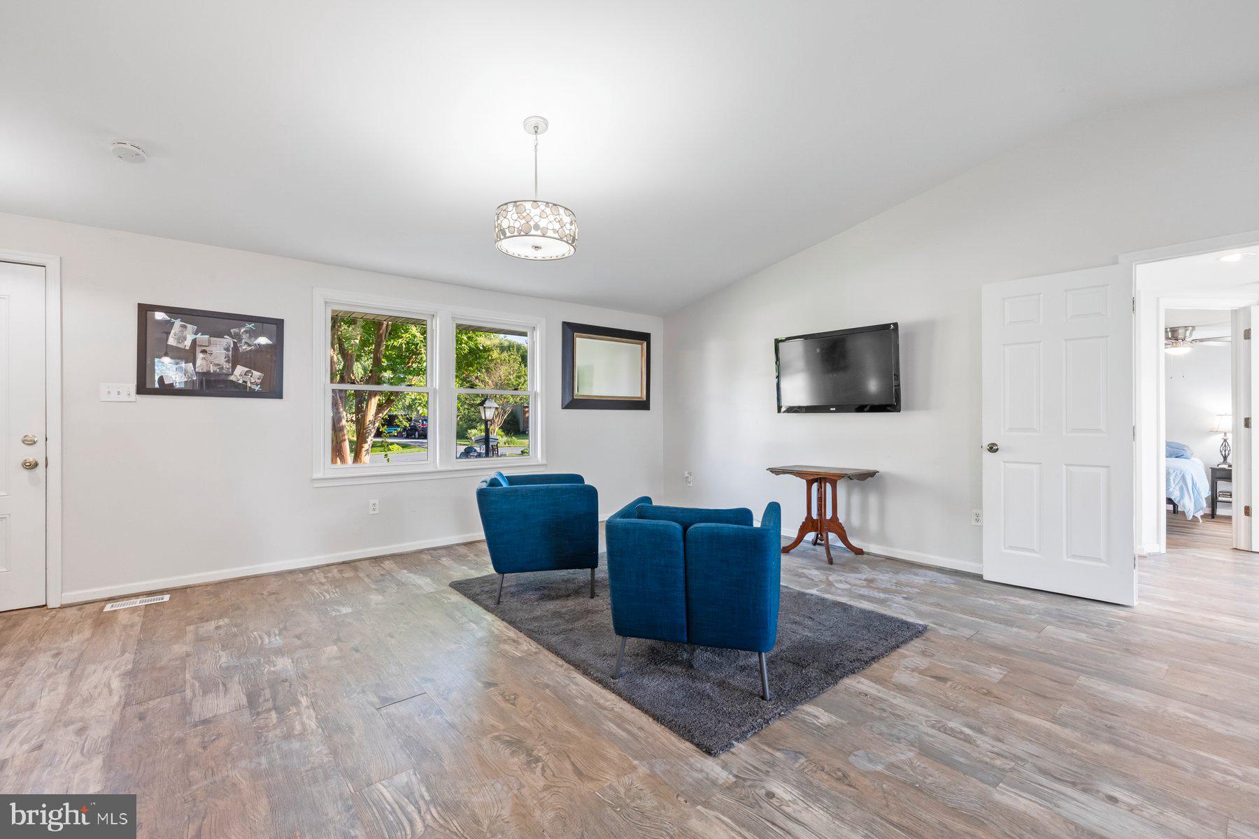 17528 Collier Cir