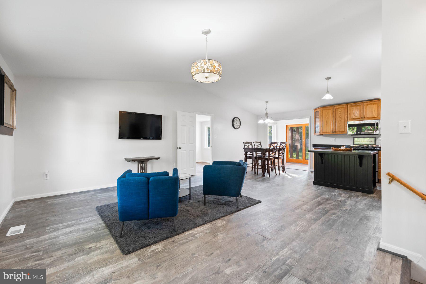 17528 Collier Cir