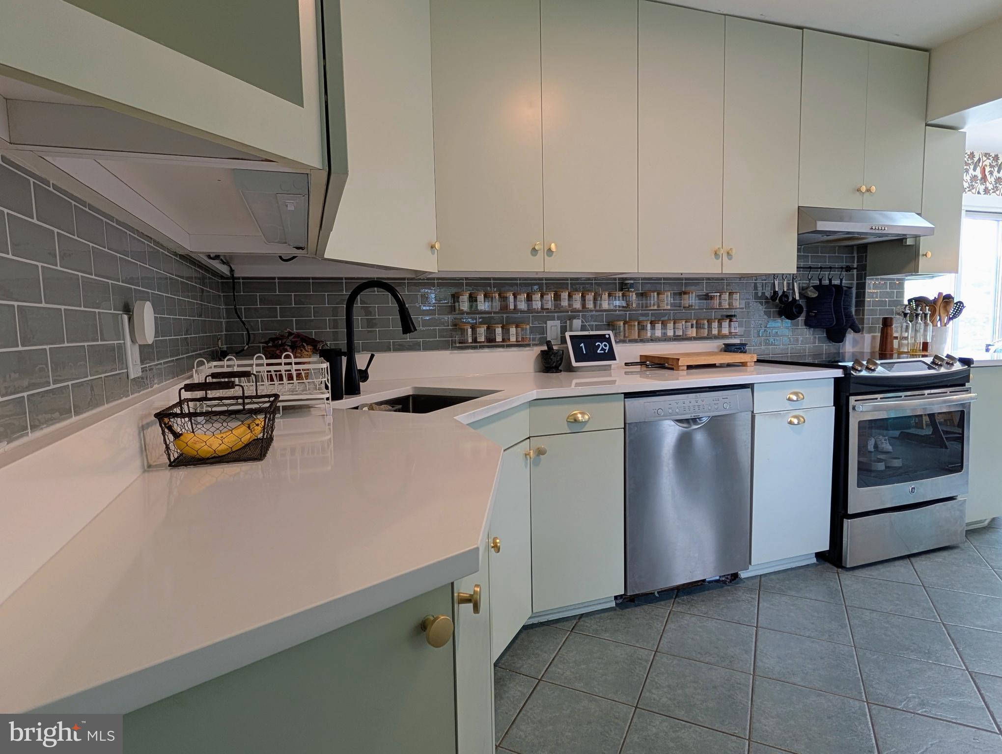 10106 GREENOCK RD