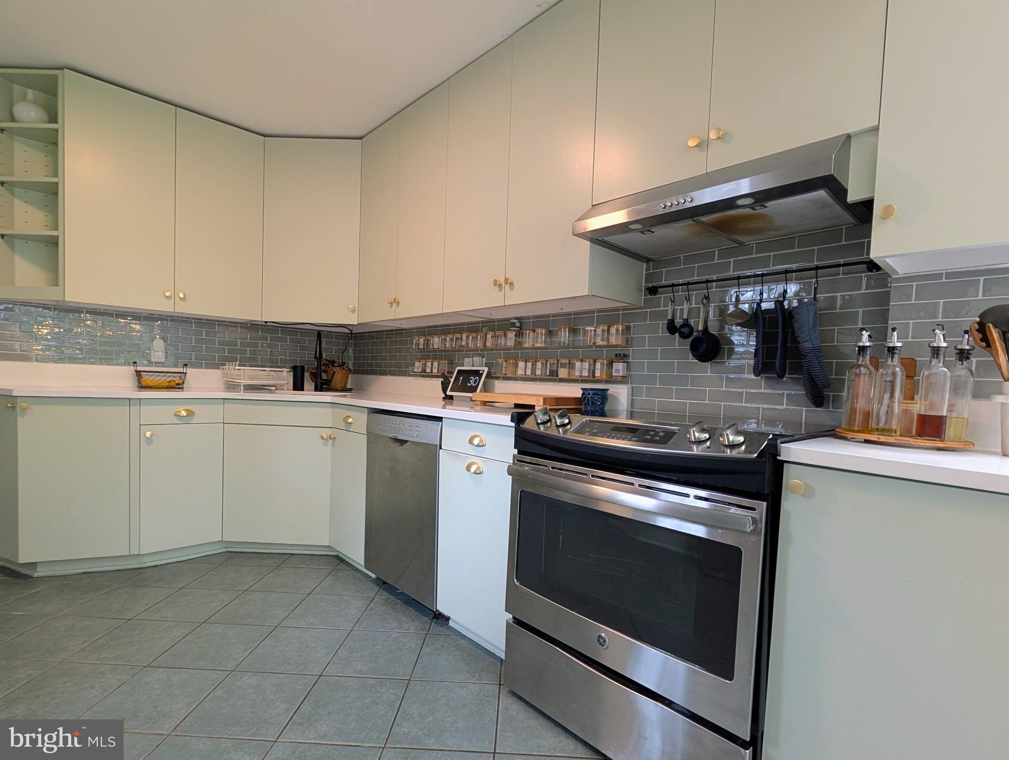 10106 GREENOCK RD