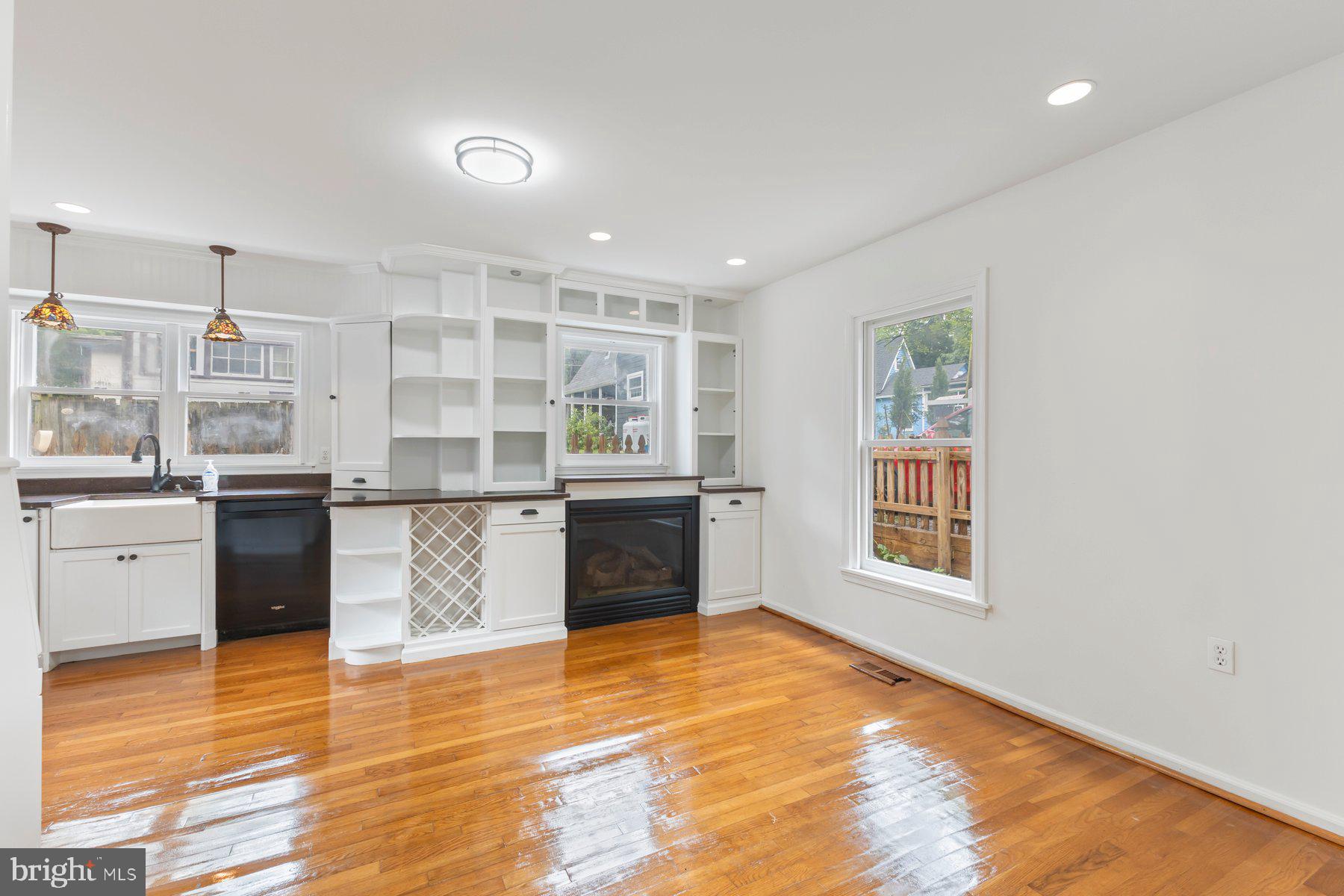 413 Grove Ave