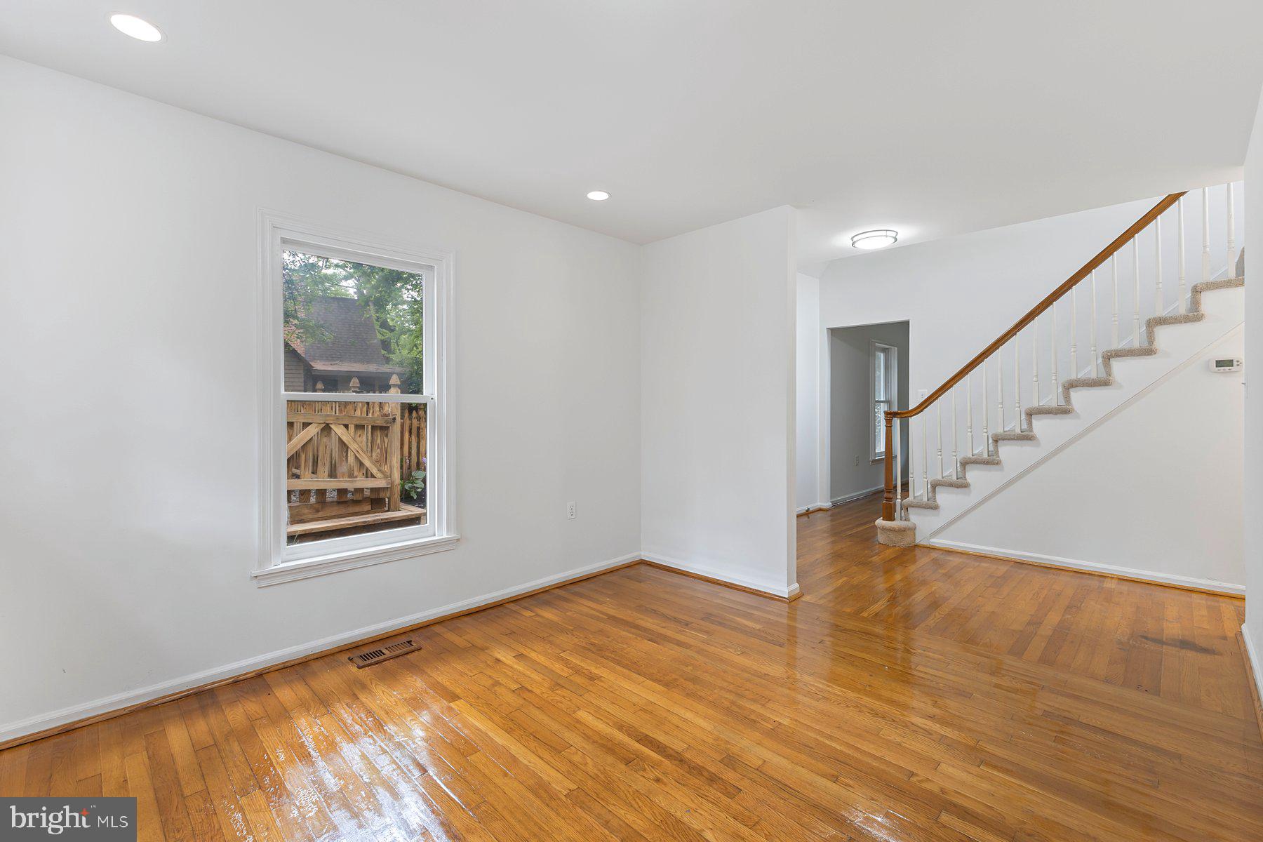 413 Grove Ave