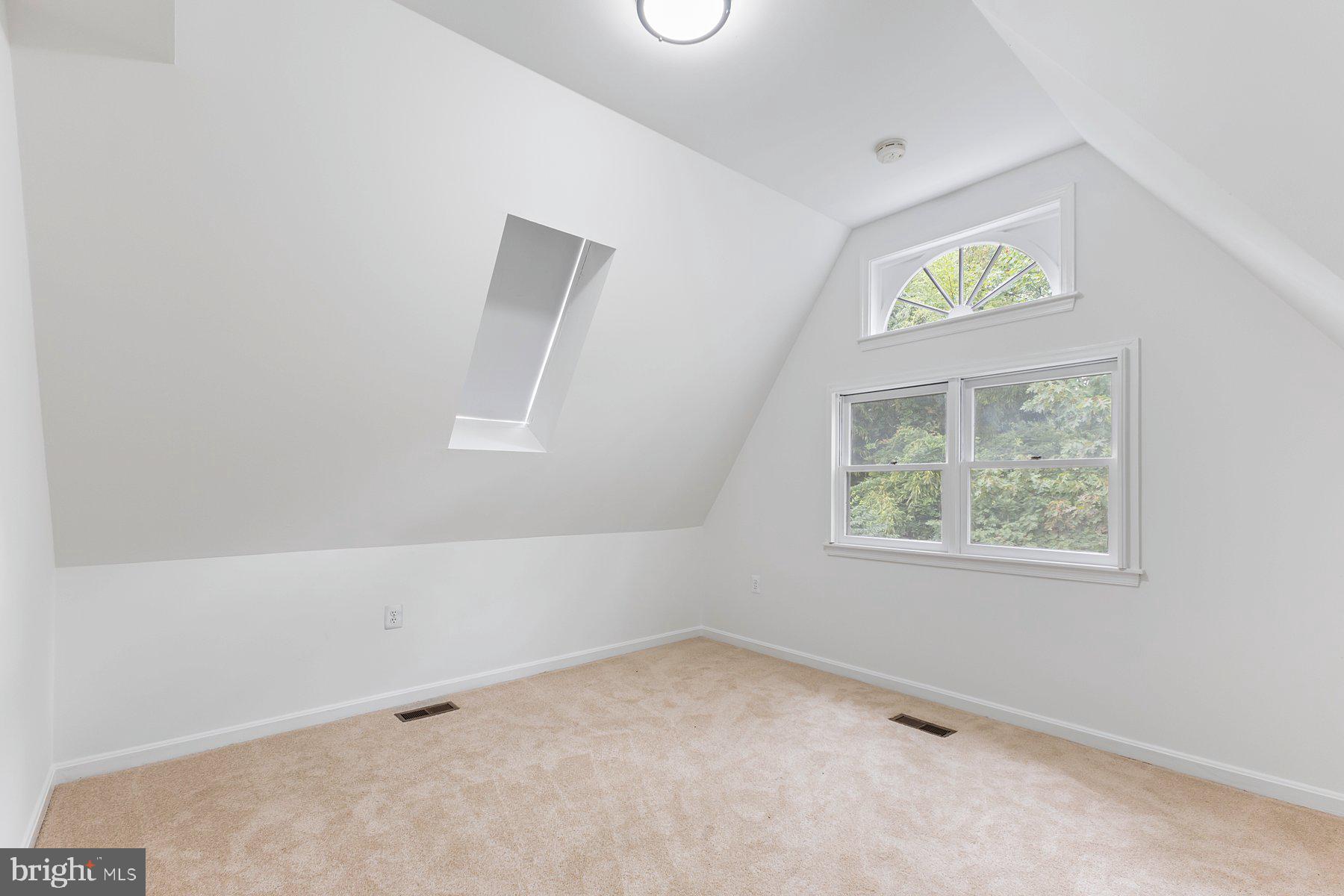 413 Grove Ave