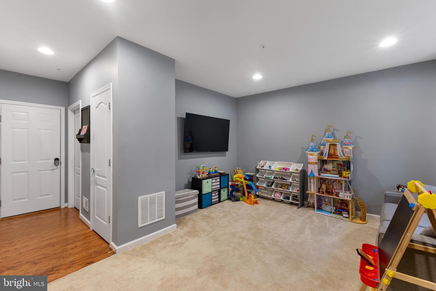 12831 CLARKSBURG SQUARE RD
