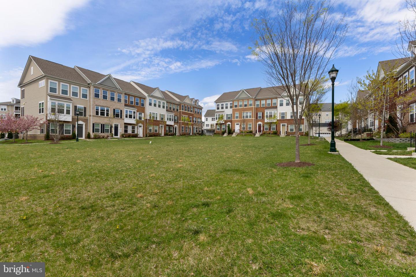12831 CLARKSBURG SQUARE RD