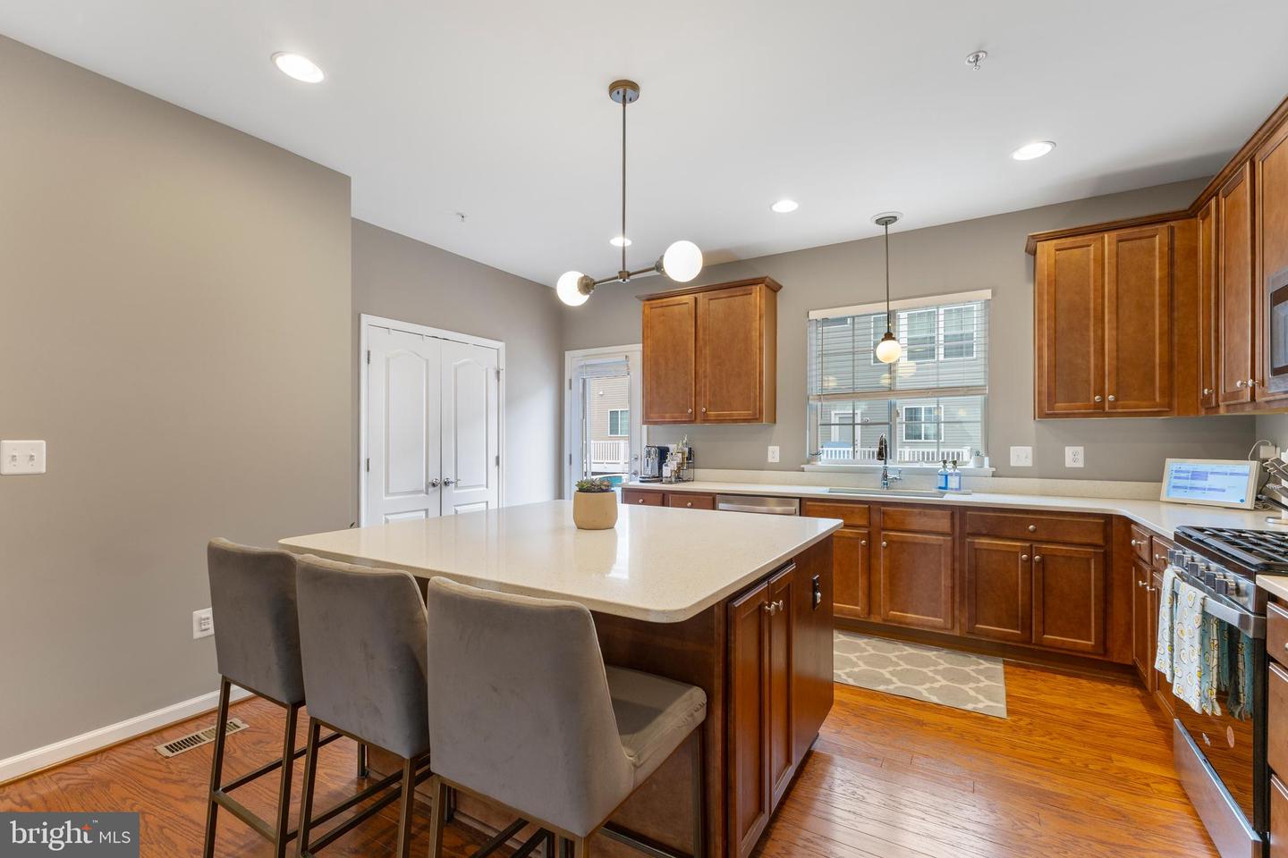 12831 CLARKSBURG SQUARE RD