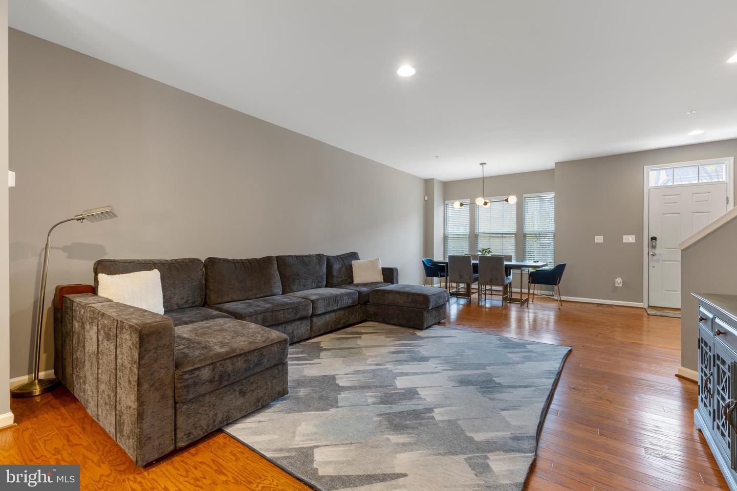 12831 CLARKSBURG SQUARE RD