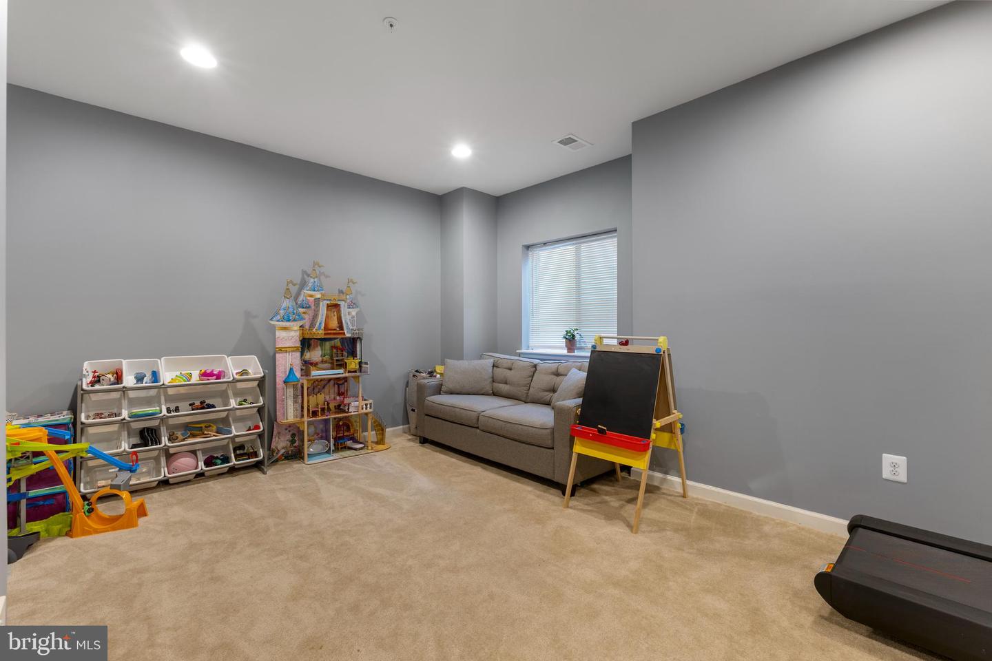 12831 CLARKSBURG SQUARE RD