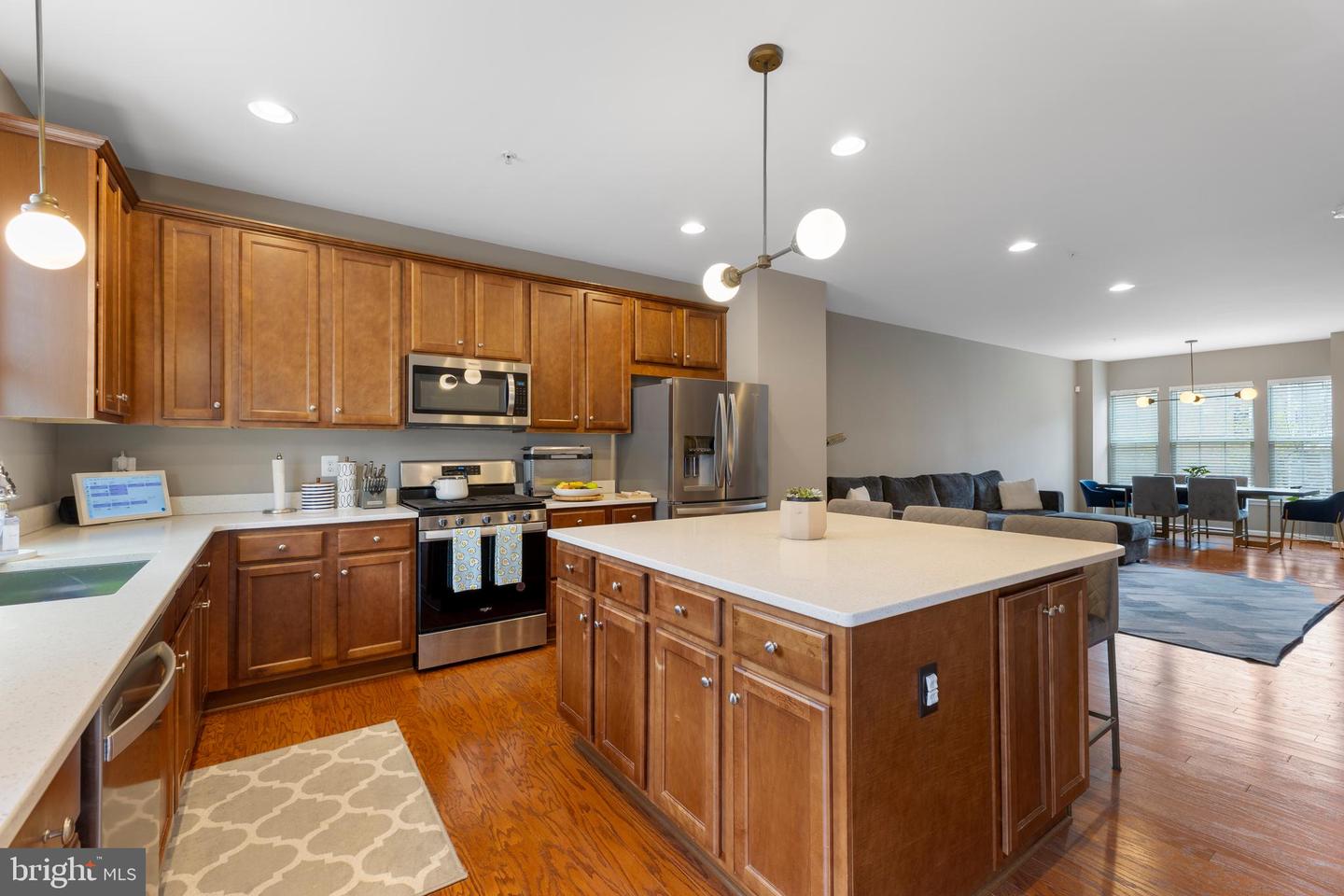 12831 CLARKSBURG SQUARE RD