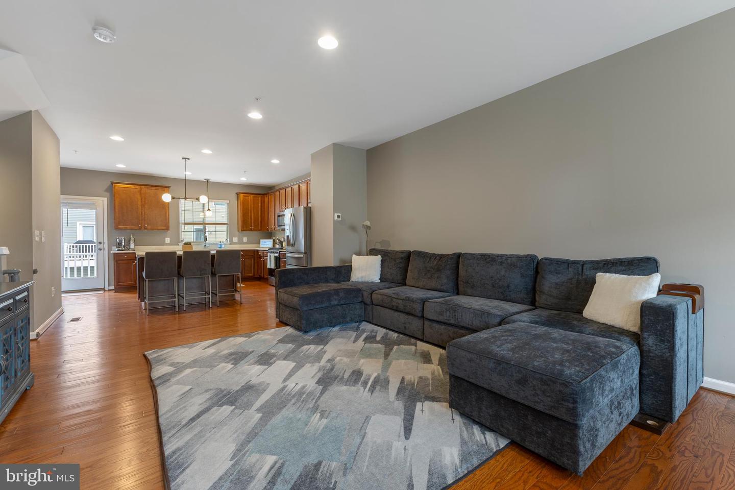 12831 CLARKSBURG SQUARE RD