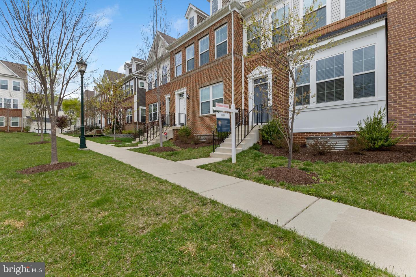 12831 CLARKSBURG SQUARE RD