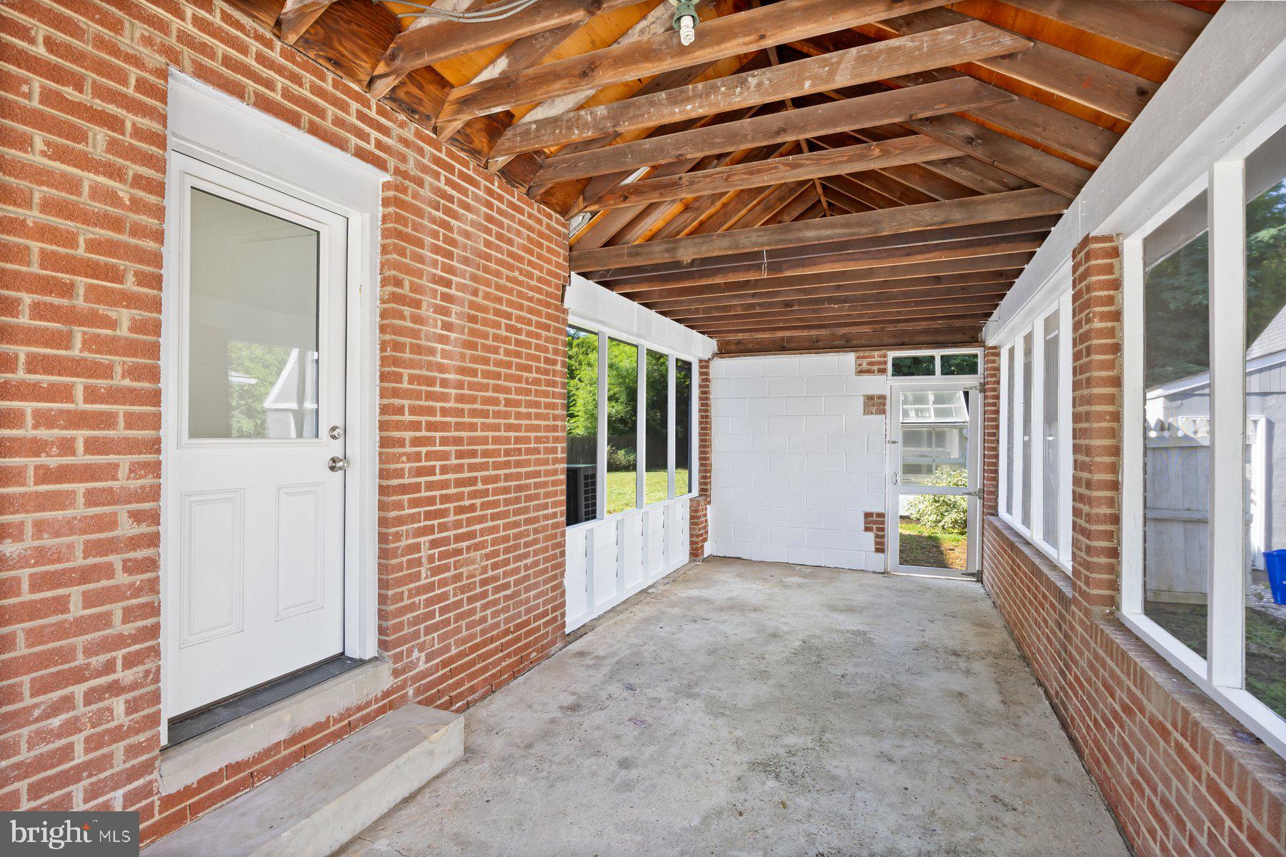 721 Mapleton Rd
