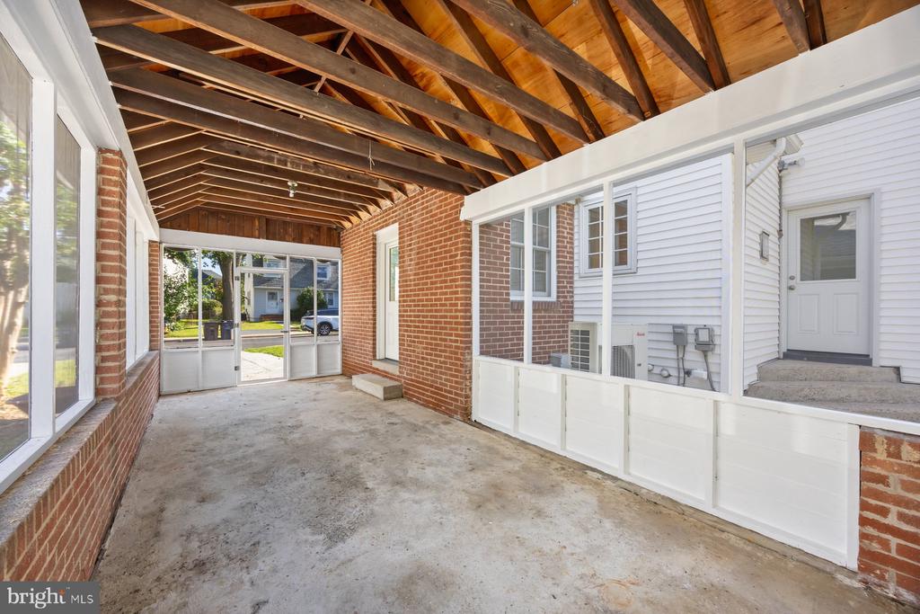 721 Mapleton Rd