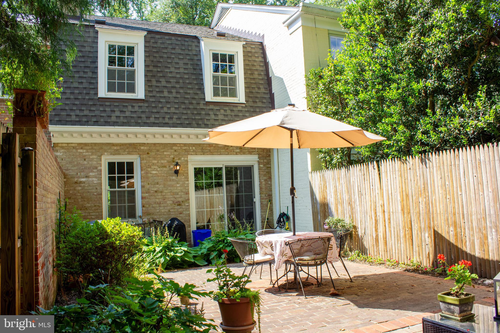 3517 CHEVY CHASE LAKE DR