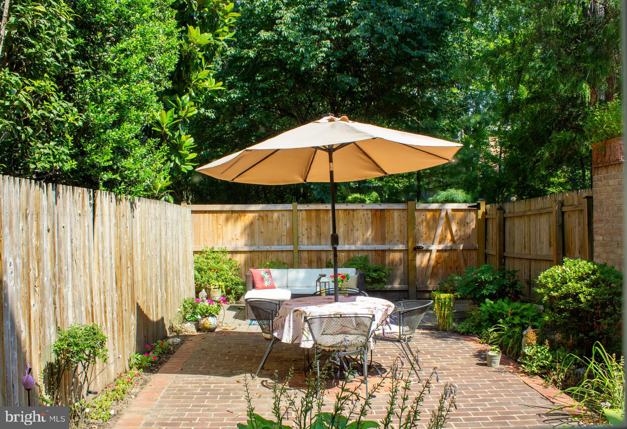 3517 CHEVY CHASE LAKE DR