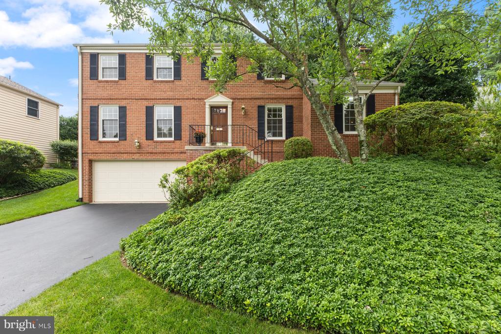 17 Old Creek Ct