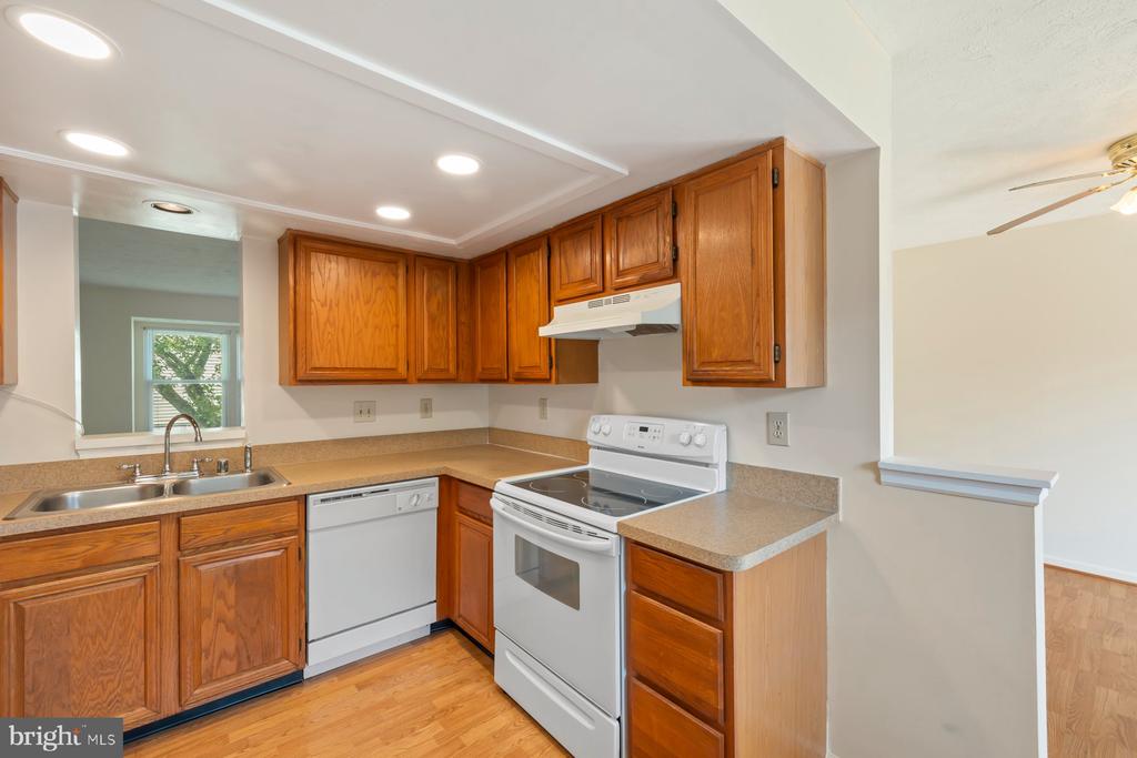 4312 Dunwood Ter