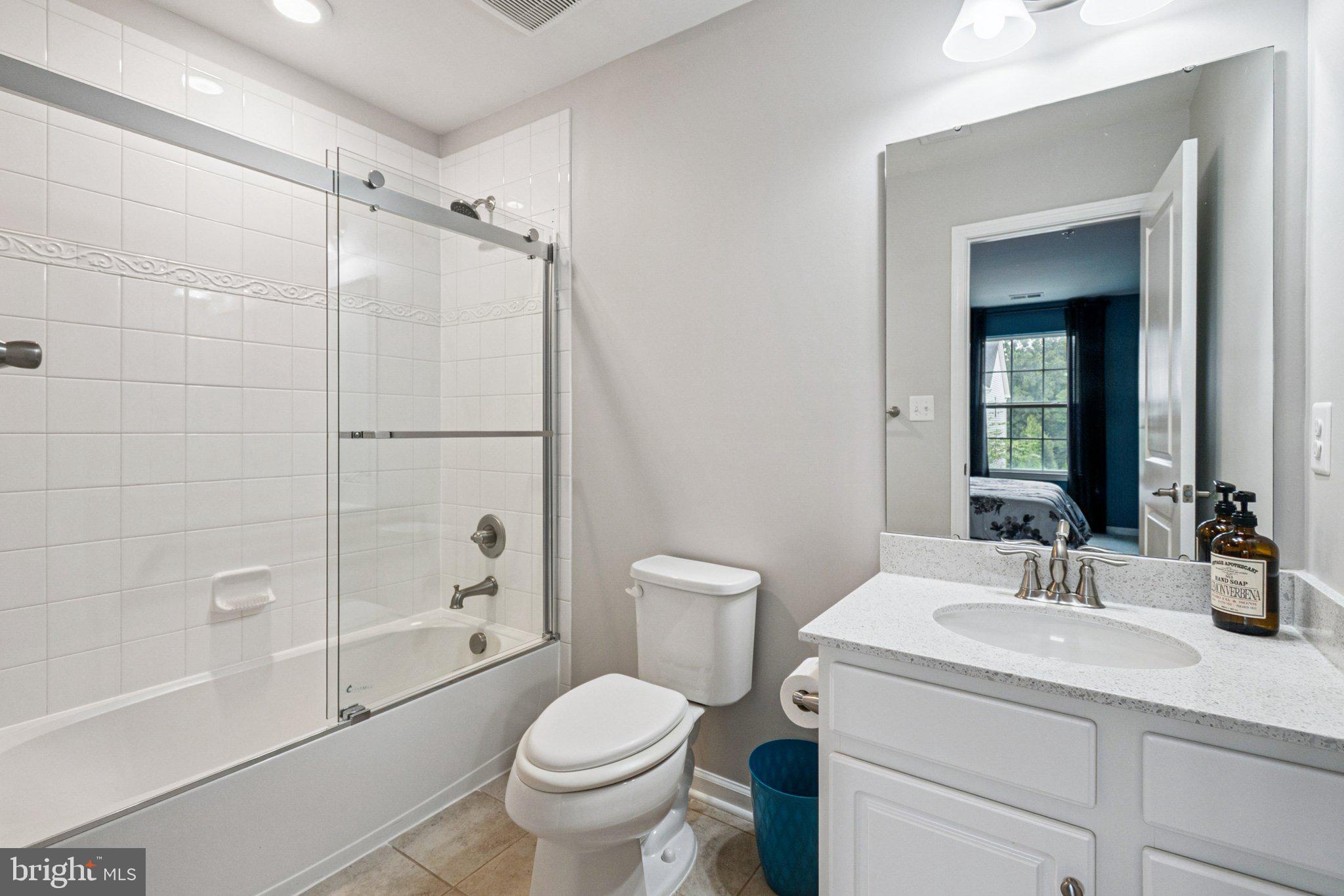 1009 Guillemot Dr