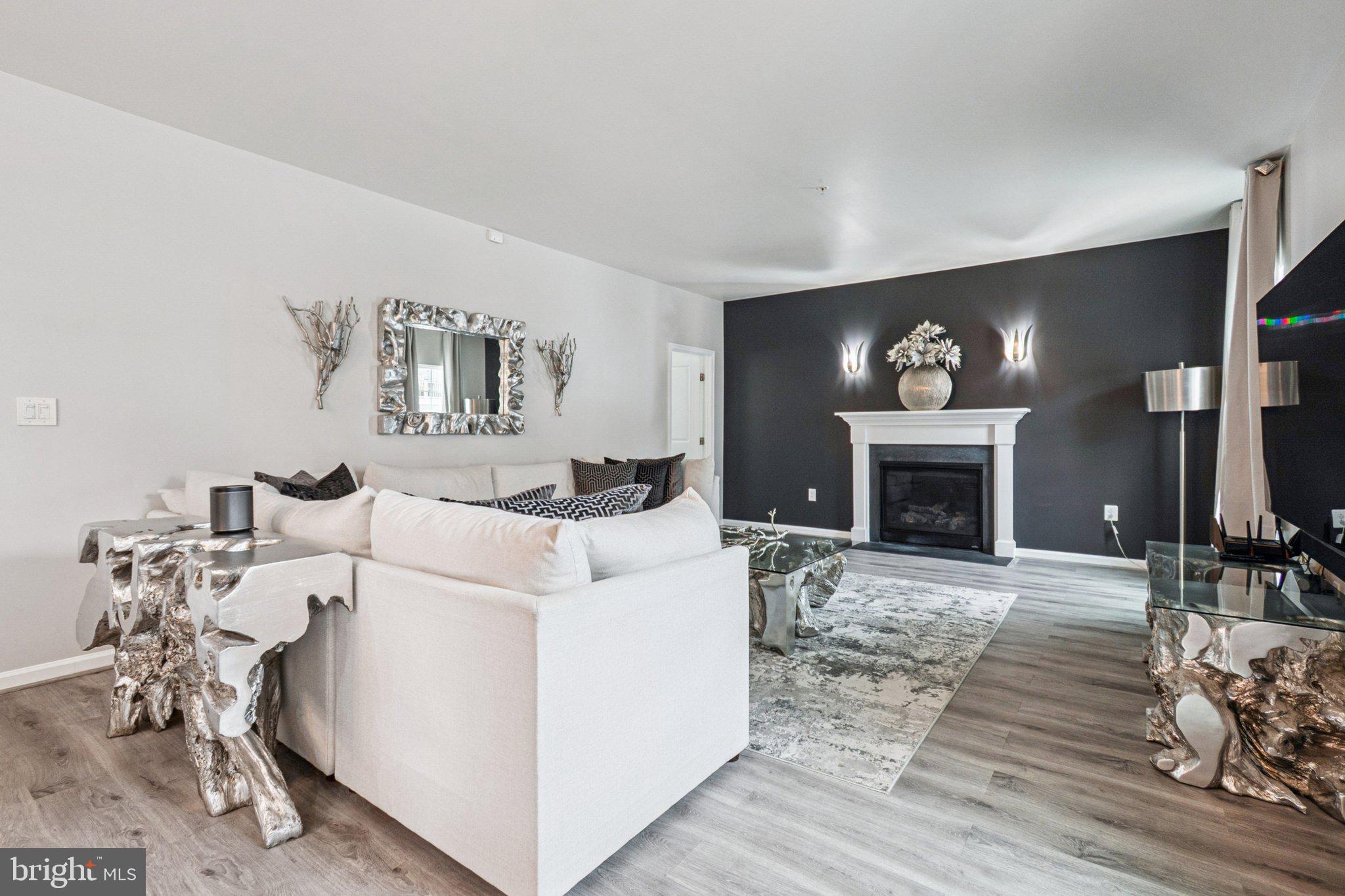 1009 Guillemot Dr