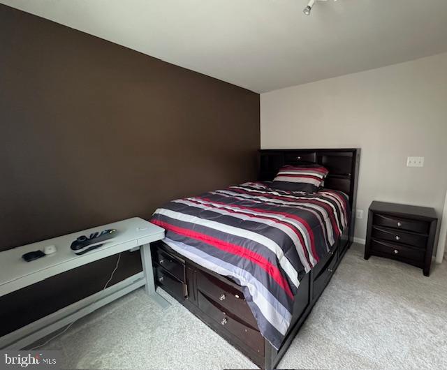 1009 Guillemot Dr