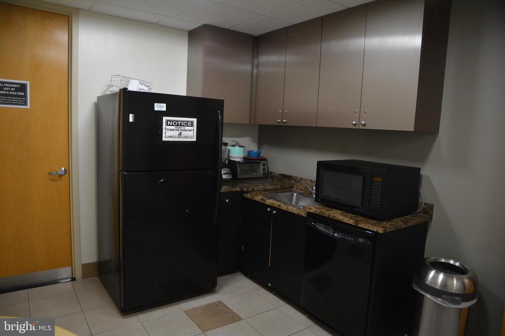 438 N FREDERICK AVENUE 455