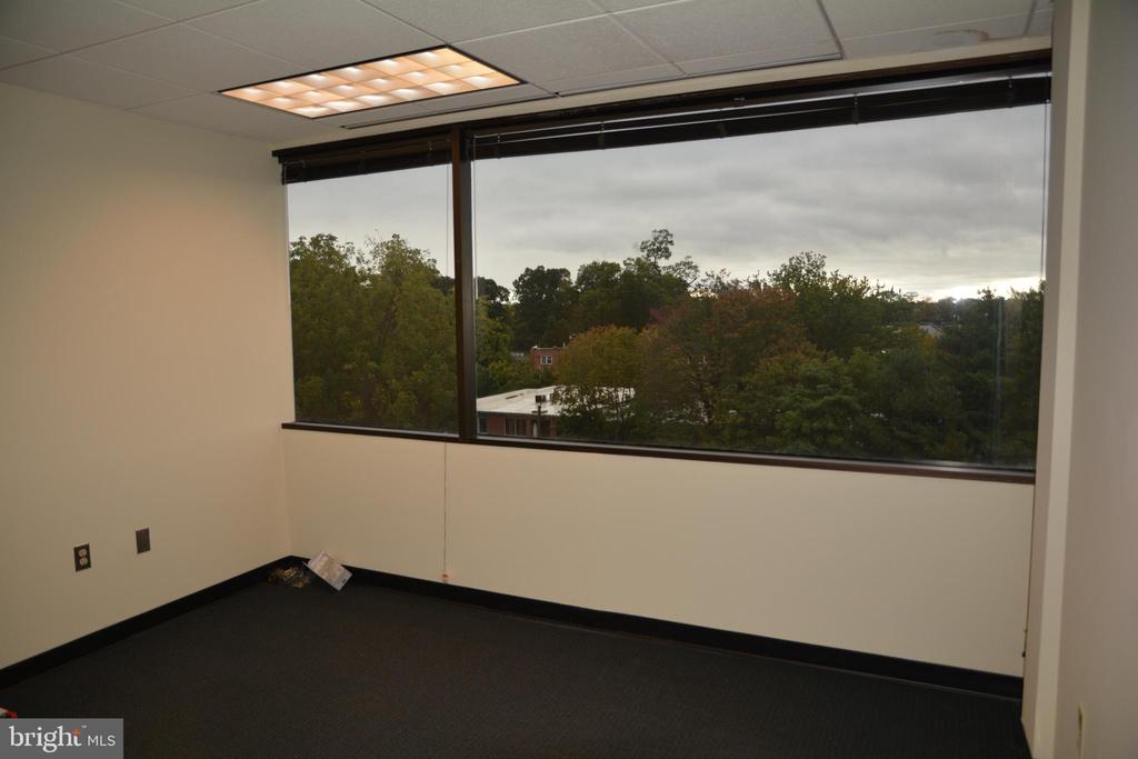 438 N FREDERICK AVENUE 435
