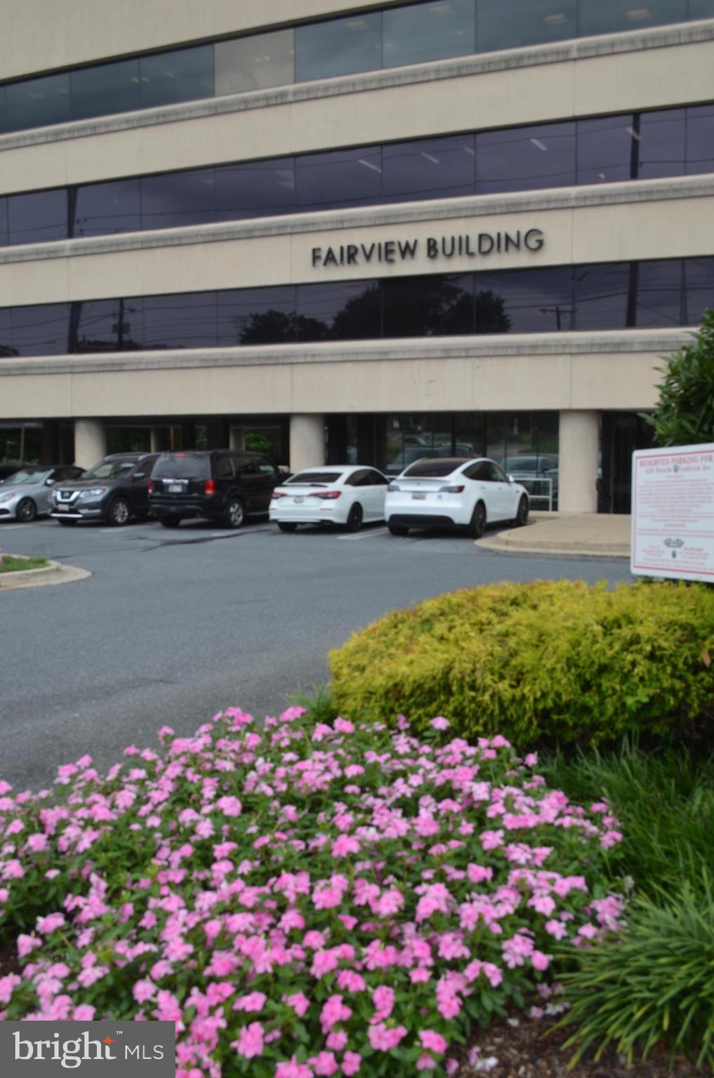 438 N FREDERICK AVENUE 440