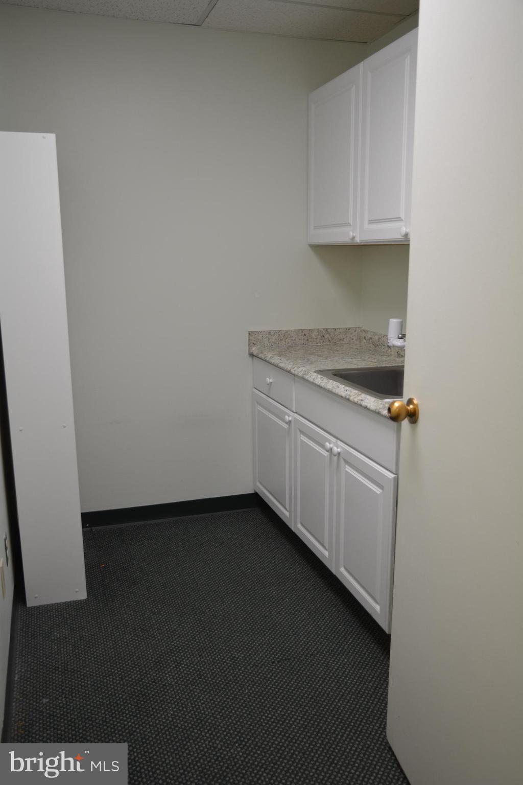 438 N FREDERICK AVENUE 320