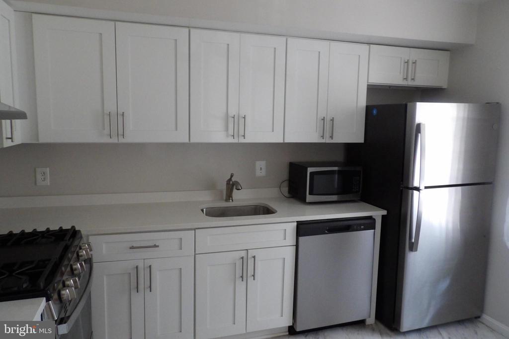 762-102 QUINCE ORCHARD BLVD #762-102